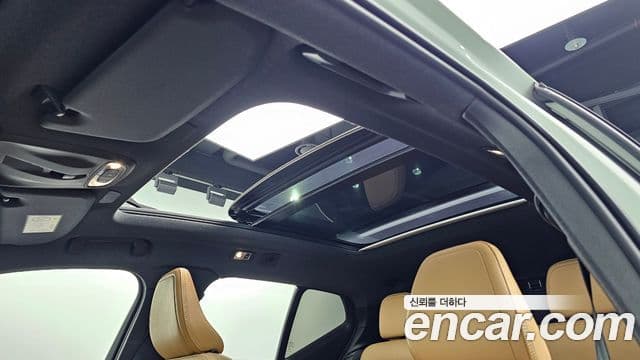 Volvo XC40 2021 — ფოტო 13/20