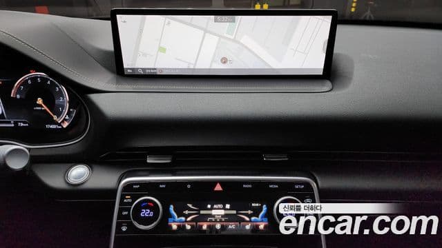 Genesis GV80 2020 — ფოტო 14/20