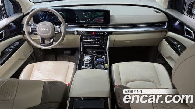 Kia Carnival 2023 — ფოტო 6/20