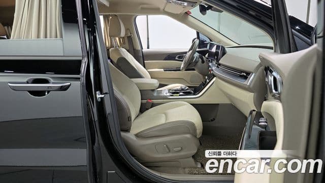 Kia Carnival 2023 — ფოტო 9/20