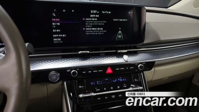 Kia Carnival 2023 — ფოტო 16/20