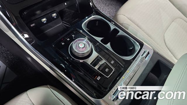 Kia Carnival 2021 — ფოტო 9/20