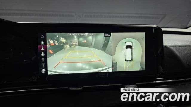 Kia Carnival 2021 — ფოტო 14/20