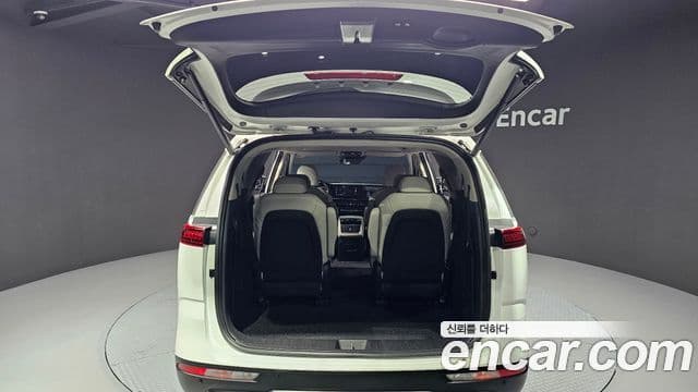 Kia Carnival 2021 — ფოტო 20/20