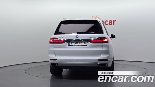 BMW X7 2022 — ფოტო 4/20