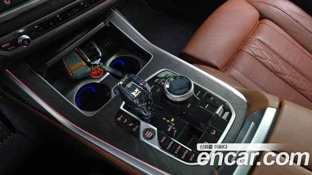 BMW X7 2022 — ფოტო 9/20