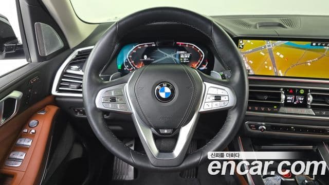 BMW X7 2022 — ფოტო 13/20