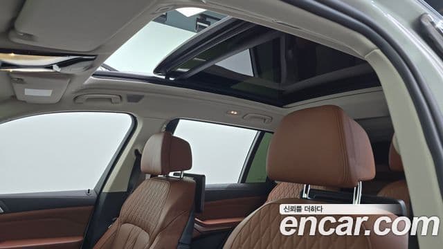 BMW X7 2022 — ფოტო 19/20