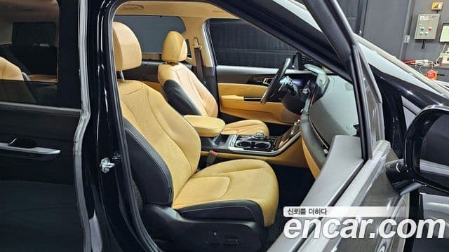 Kia Carnival 2023 — Фото 12/20