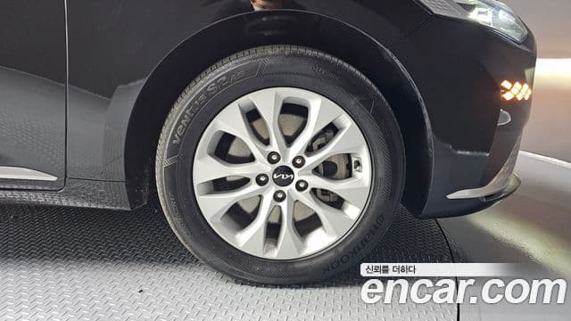 Kia K8 2023 — Photo 10/20