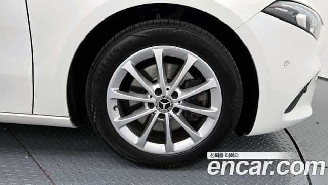 Mercedes-Benz A-Class 2020 — Şəkil 14/20