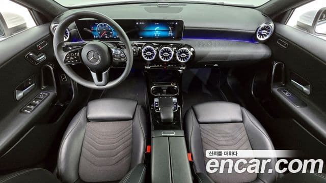 Mercedes-Benz A-Class 2020 — Şəkil 16/20