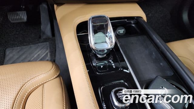 Volvo XC90 2023 — Şəkil 9/20