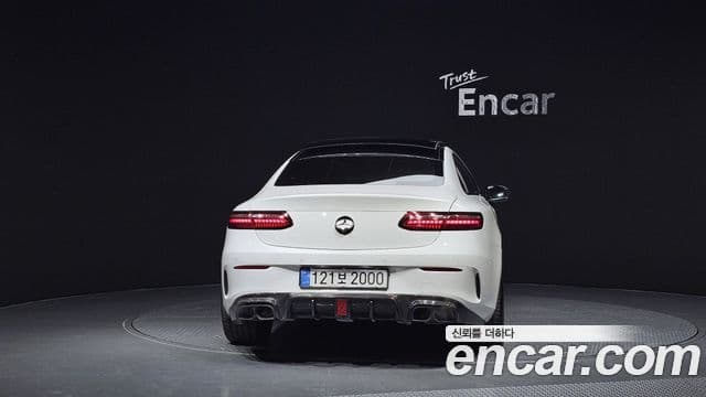 Mercedes-Benz E-Class 2021 — ფოტო 4/20