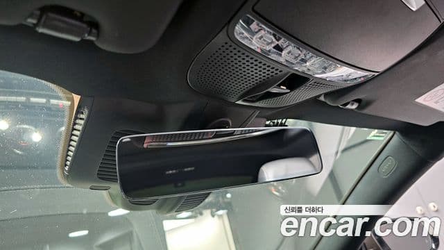 Mercedes-Benz E-Class 2021 — ფოტო 18/20