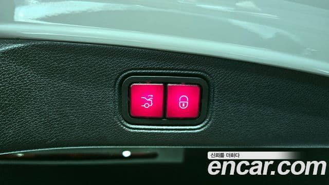 Mercedes-Benz E-Class 2021 — ფოტო 20/20