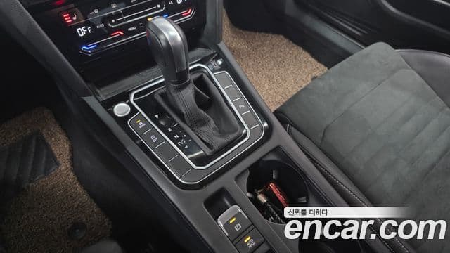 Volkswagen Passat GT 2022 — Şəkil 7/20