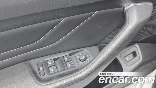Volkswagen Passat GT 2022 — Şəkil 10/20