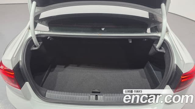 Volkswagen Passat GT 2022 — Şəkil 13/20