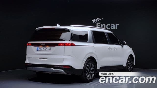 Kia Carnival 2021 — Фото 2/20