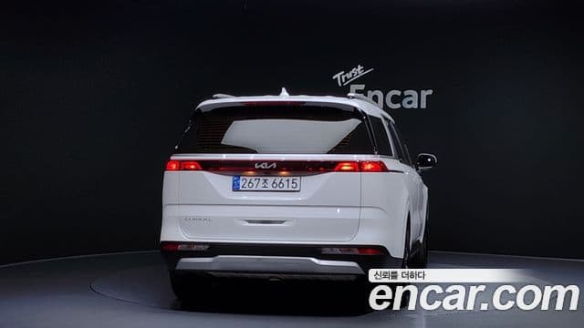 Kia Carnival 2021 — Фото 4/20