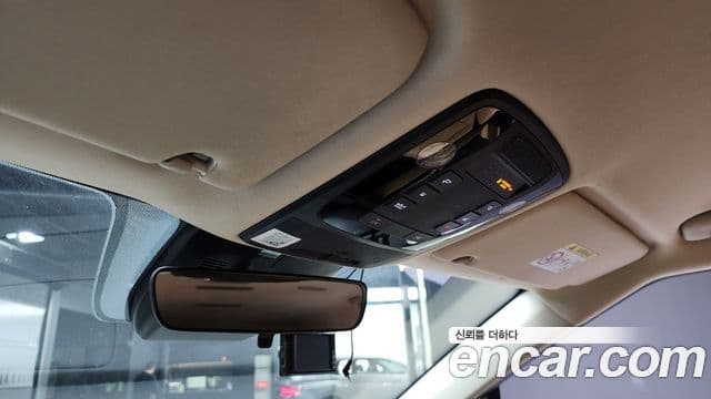 Kia Carnival 2021 — Фото 18/20