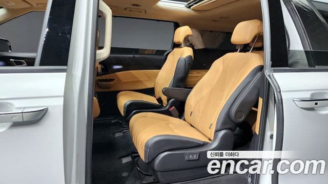 Kia Carnival 2022 — Фото 12/20