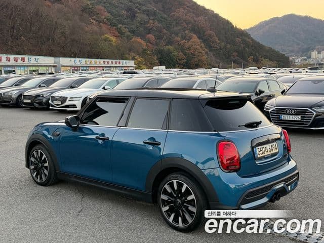 Mini Cooper S 2022 — ფოტო 10/16