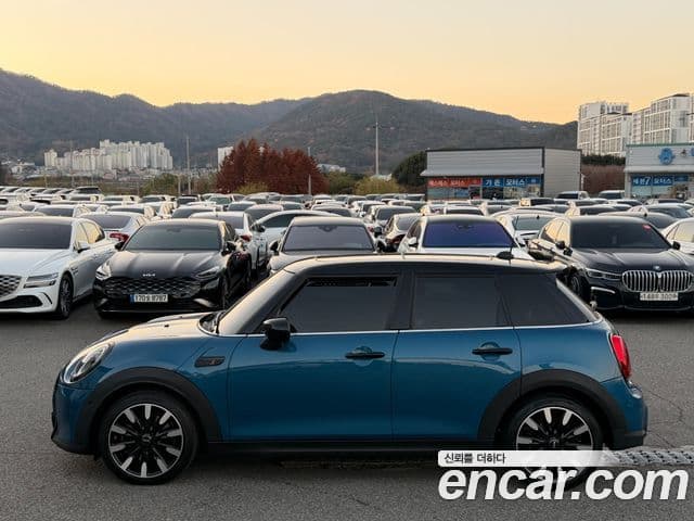 Mini Cooper S 2022 — ფოტო 16/16