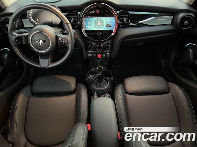 Mini Cooper S 2022 — ფოტო 8/16