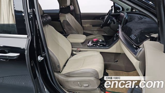 Kia Carnival 2021 — Photo 2/20
