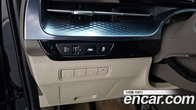 Kia Carnival 2021 — Photo 16/20