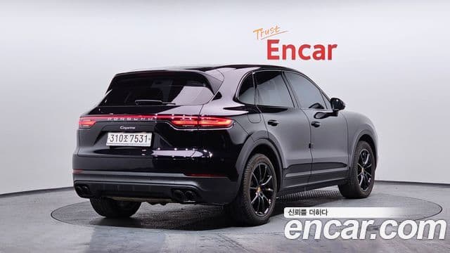 Porsche Cayenne 2019 — Photo 2/20