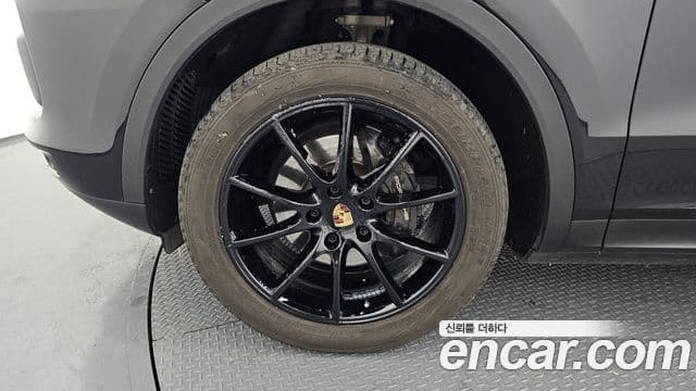 Porsche Cayenne 2019 — Photo 17/20