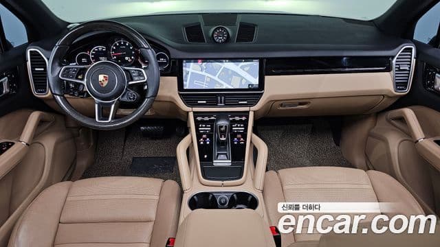 Porsche Cayenne 2019 — Photo 7/20
