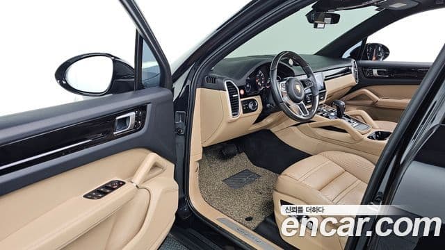 Porsche Cayenne 2019 — Photo 13/20