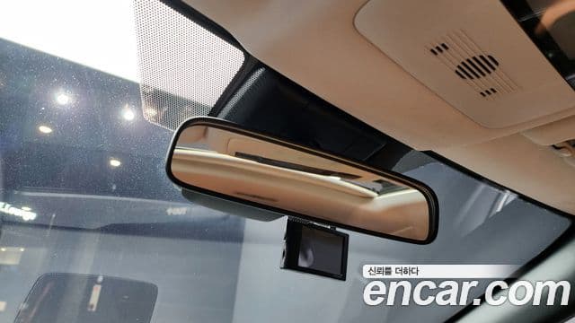 Lexus UX250h 2021 — ფოტო 19/20