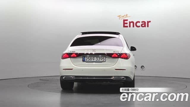 Mercedes-Benz E-Class 2024 — ფოტო 7/20