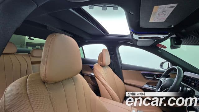 Mercedes-Benz E-Class 2024 — ფოტო 13/20