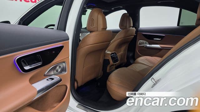 Mercedes-Benz E-Class 2024 — ფოტო 3/20