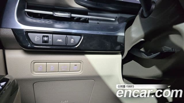 Kia Carnival 2022 — Şəkil 17/20