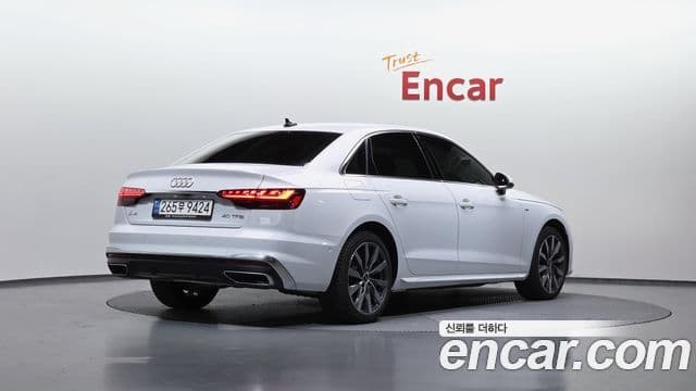 Audi A4 2022 — ფოტო 2/20