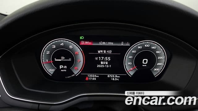 Audi A4 2022 — ფოტო 8/20