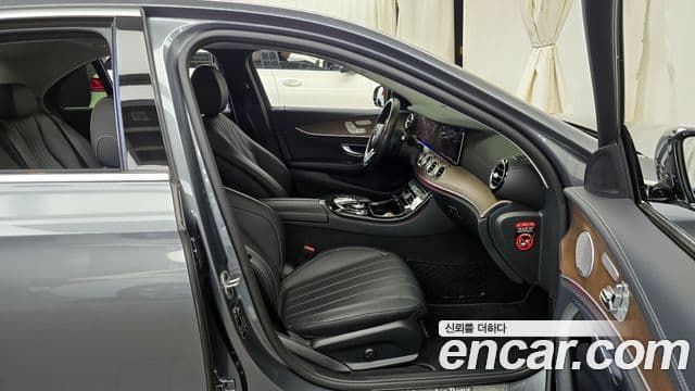 Mercedes-Benz E-Class 2019 — Şəkil 11/20