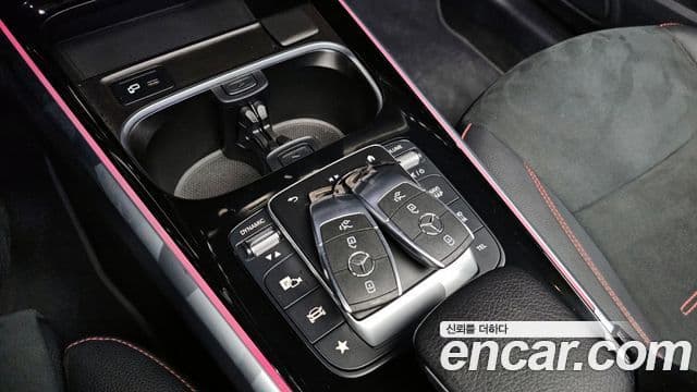 Mercedes-Benz GLB-Class 2022 — Şəkil 9/20