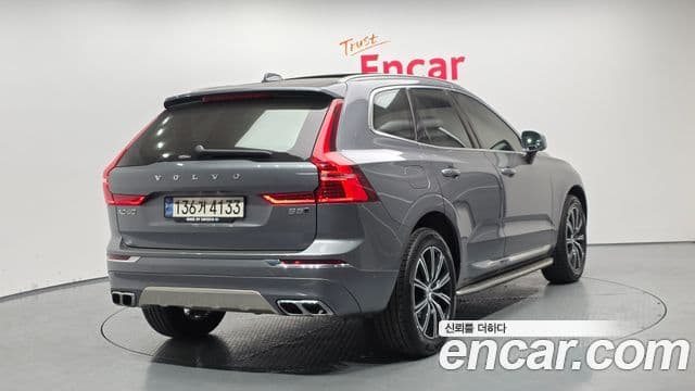 Volvo XC60 2021 — Photo 6/20
