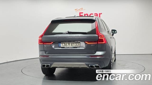 Volvo XC60 2021 — Photo 1/20