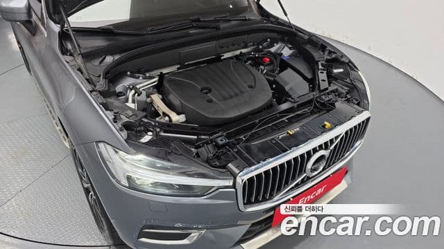 Volvo XC60 2021 — Photo 14/20