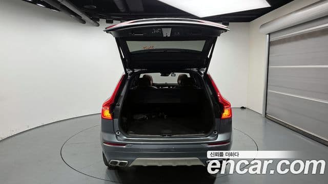 Volvo XC60 2021 — Photo 15/20