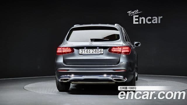 Mercedes-Benz GLC-Class 2019 — Photo 12/20
